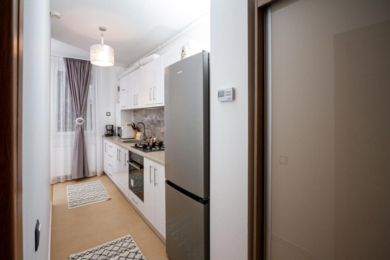 Ra Apartment - Ared Орадеа Екстериор снимка