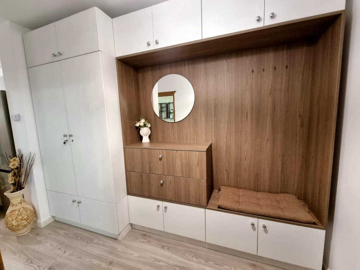 Ra Apartment - Ared Орадеа Екстериор снимка